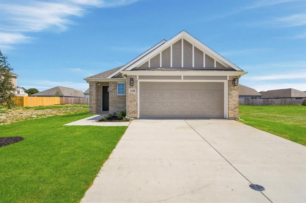 2428 Southern Magnolia Dr, Fort Worth, TX 76123