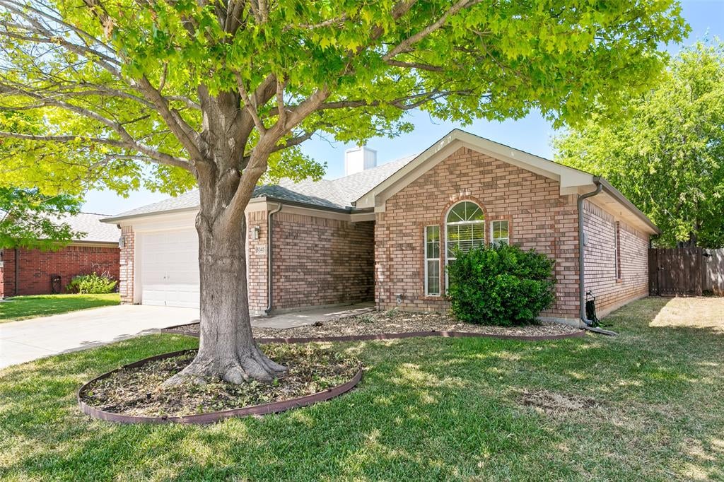 8345 Riversprings Dr, Fort Worth, TX 76053