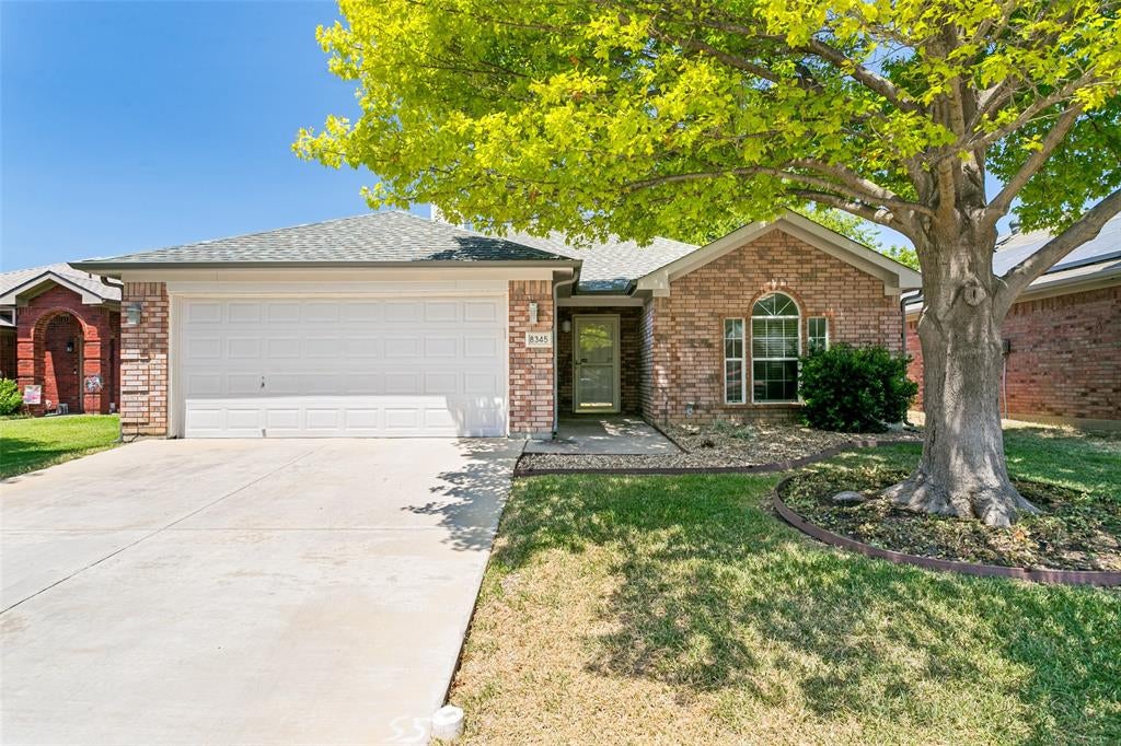8345 Riversprings Dr, Fort Worth, TX 76053 photo