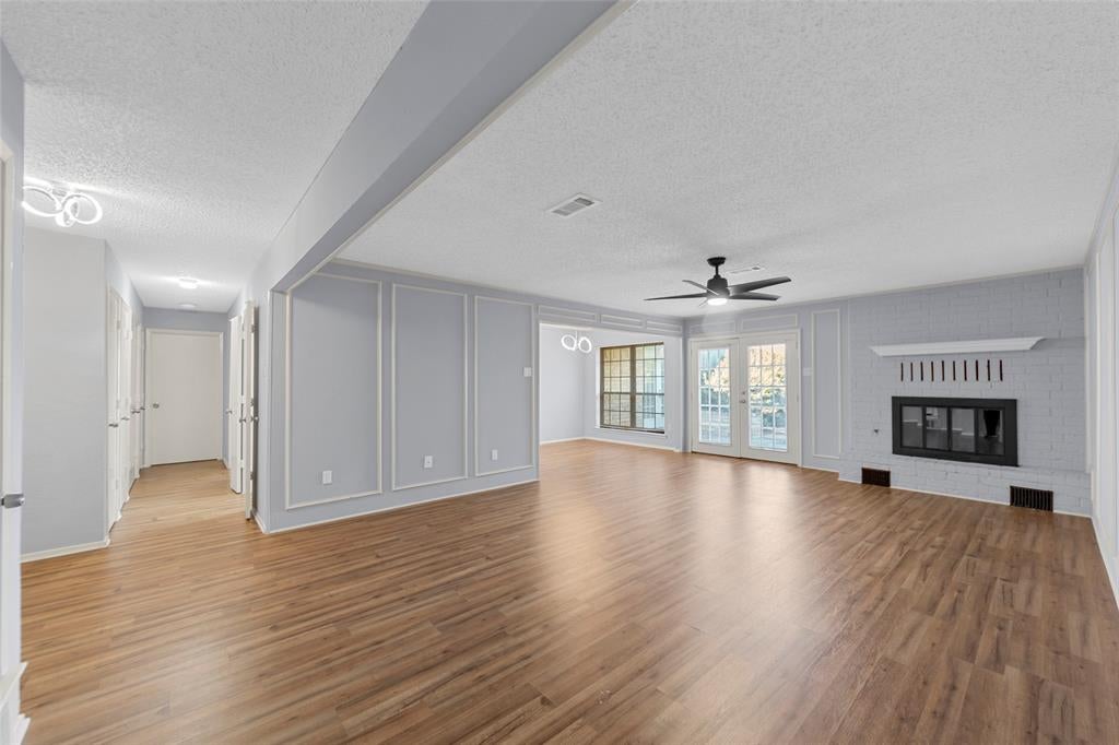 2827 Cross Timbers Dr, Irving, TX 75060