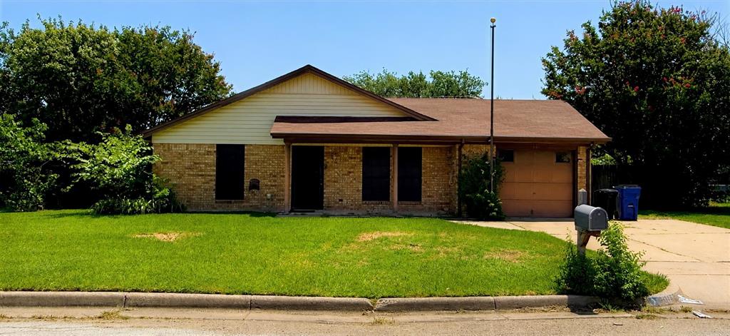 501 Post Oak Ln, Burleson, TX 76028