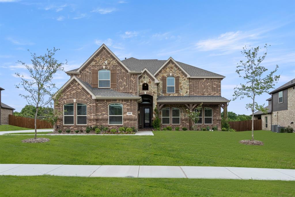 1001 Hidden Lake Dr, Desoto, TX 75115