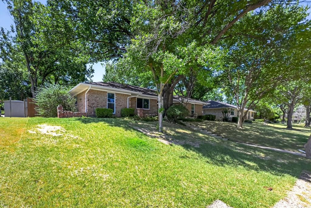 1450 Juniper Ln, Lewisville, TX 75077 photo
