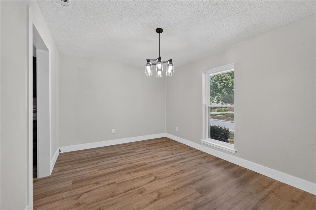 1450 Juniper Ln, Lewisville, TX 75077 photo