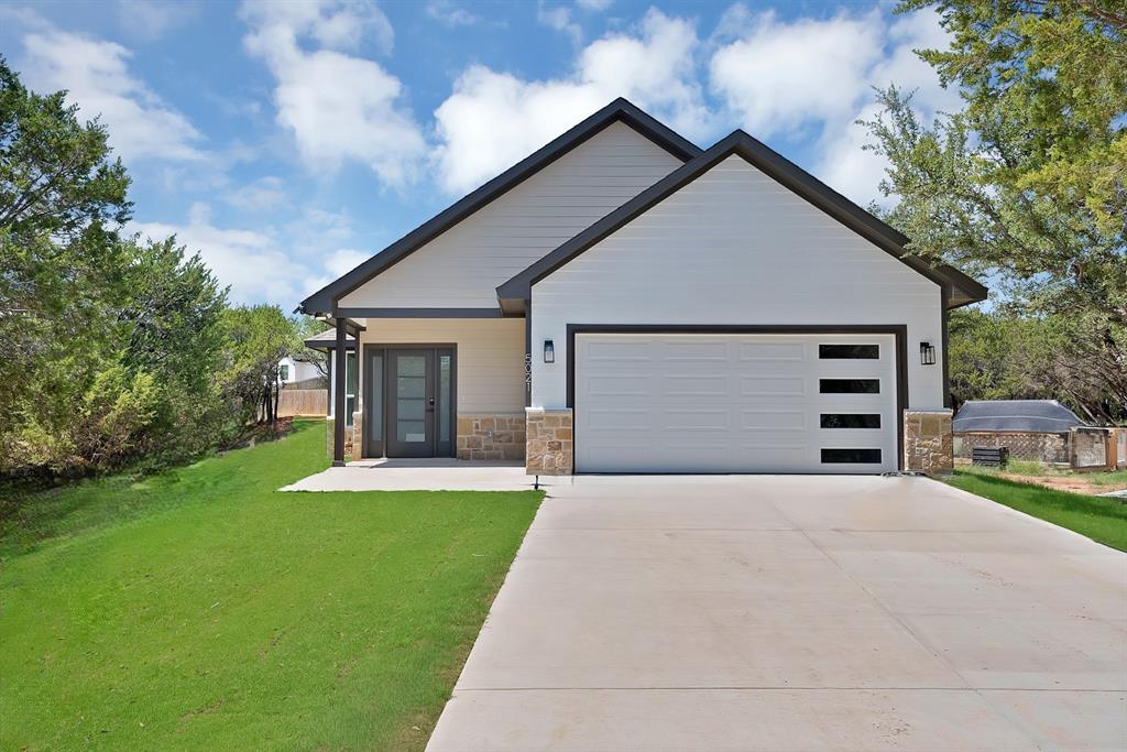 5021 Enchanted Ct, Granbury, TX 76048