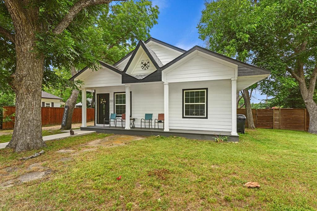 211 Main St, Crandall, TX 75114