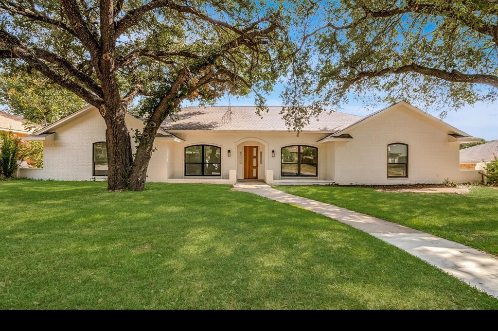 338 Mantlebrook Dr, Desoto, TX 75115