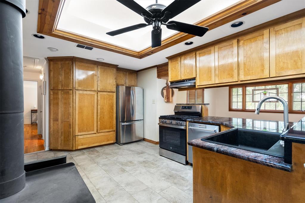 Single Family Residence in Argyle TX 1933 E Hickory Hill Road 16.jpg