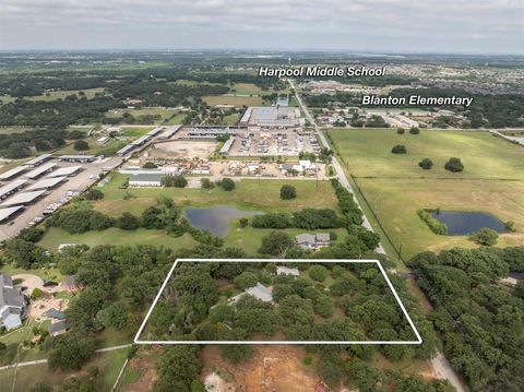 Single Family Residence in Argyle TX 1933 E Hickory Hill Road 37.jpg