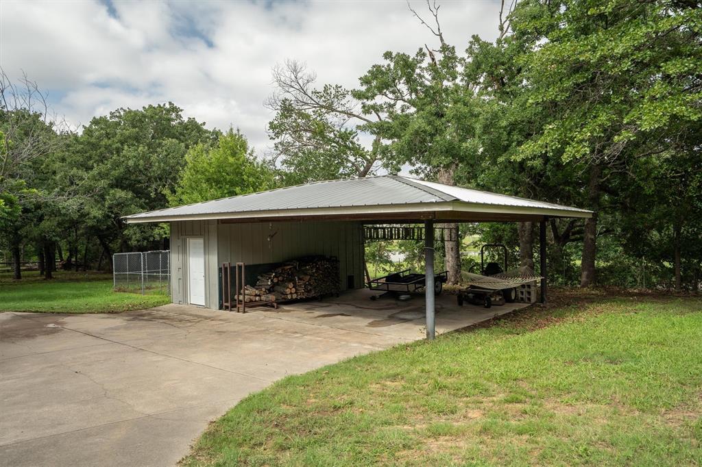 Single Family Residence in Argyle TX 1933 E Hickory Hill Road 31.jpg