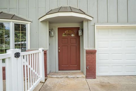 Single Family Residence in Argyle TX 1933 E Hickory Hill Road 5.jpg
