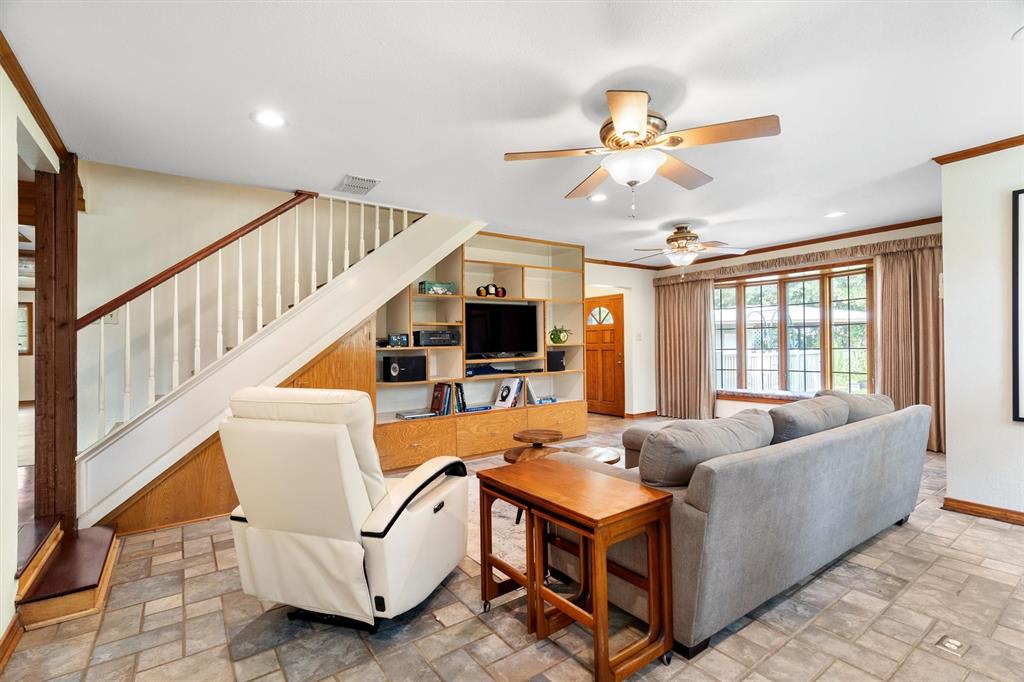 Single Family Residence in Argyle TX 1933 E Hickory Hill Road 7.jpg