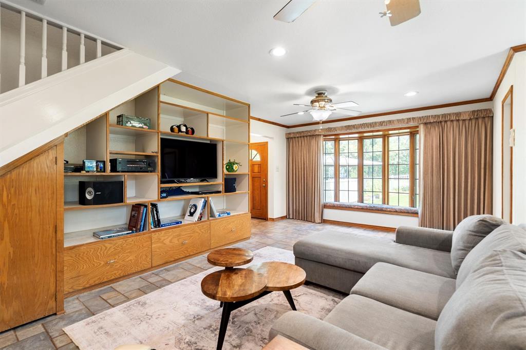 Single Family Residence in Argyle TX 1933 E Hickory Hill Road 6.jpg