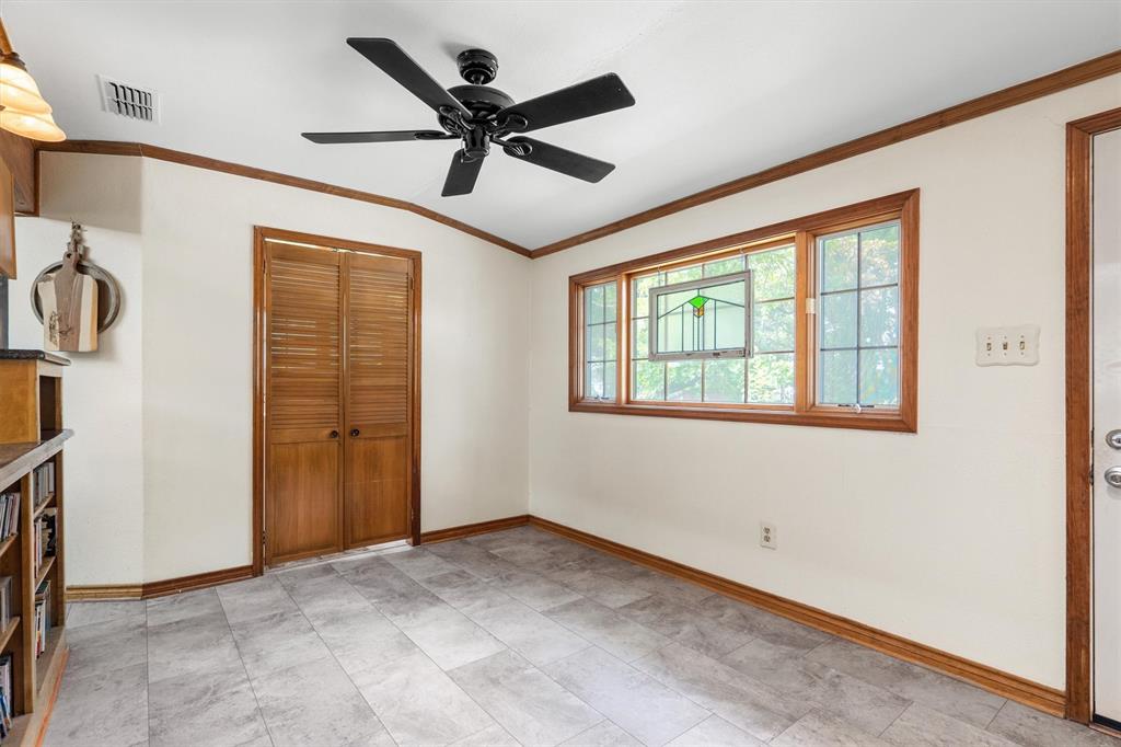 Single Family Residence in Argyle TX 1933 E Hickory Hill Road 18.jpg