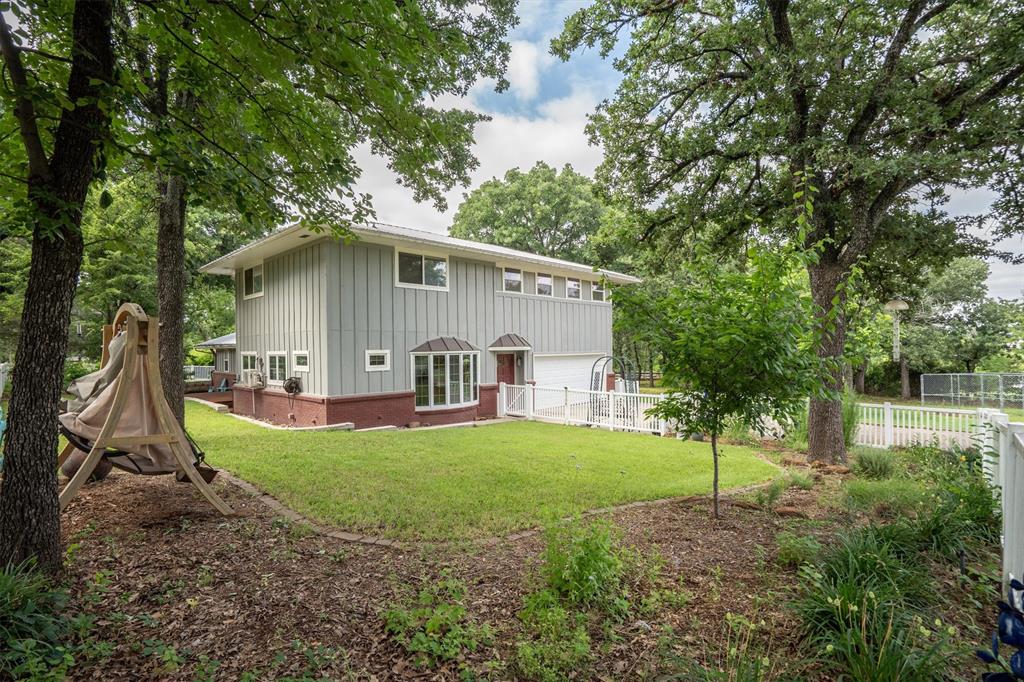 Single Family Residence in Argyle TX 1933 E Hickory Hill Road 4.jpg