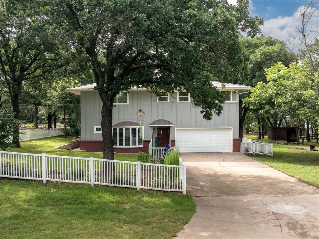 Single Family Residence in Argyle TX 1933 E Hickory Hill Road 3.jpg