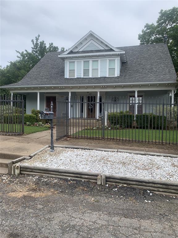 607 2 St, Honey Grove, TX 75446