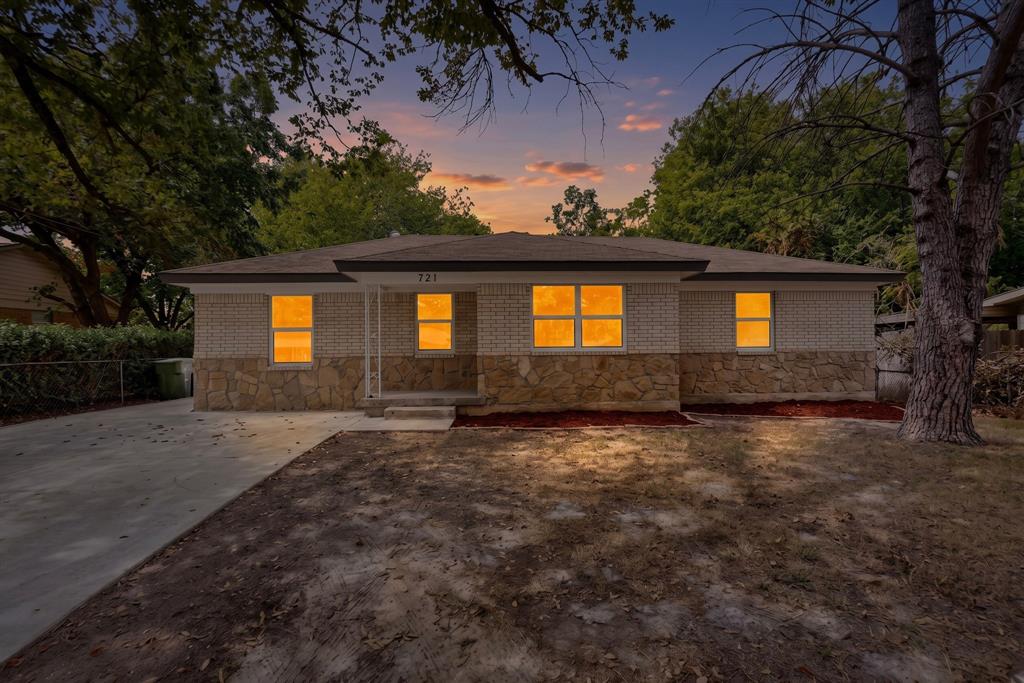 721 Hall Rd, Seagoville, TX 75159