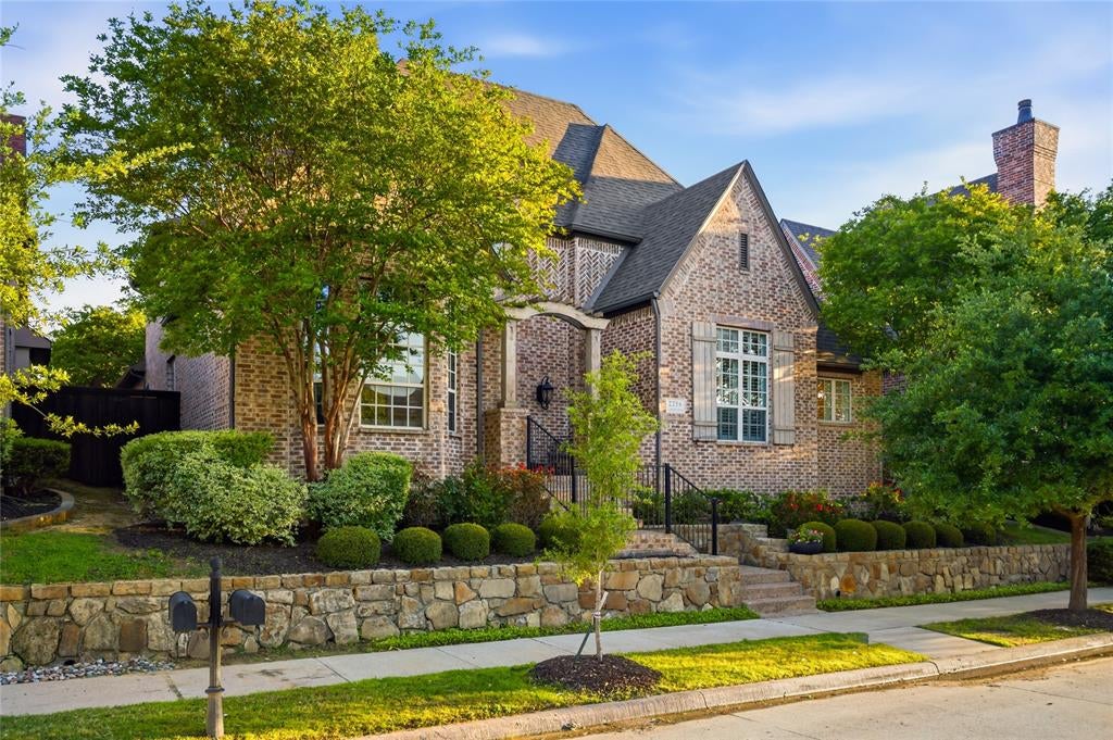 2256 Cardinal Blvd, Carrollton, TX 75010 photo