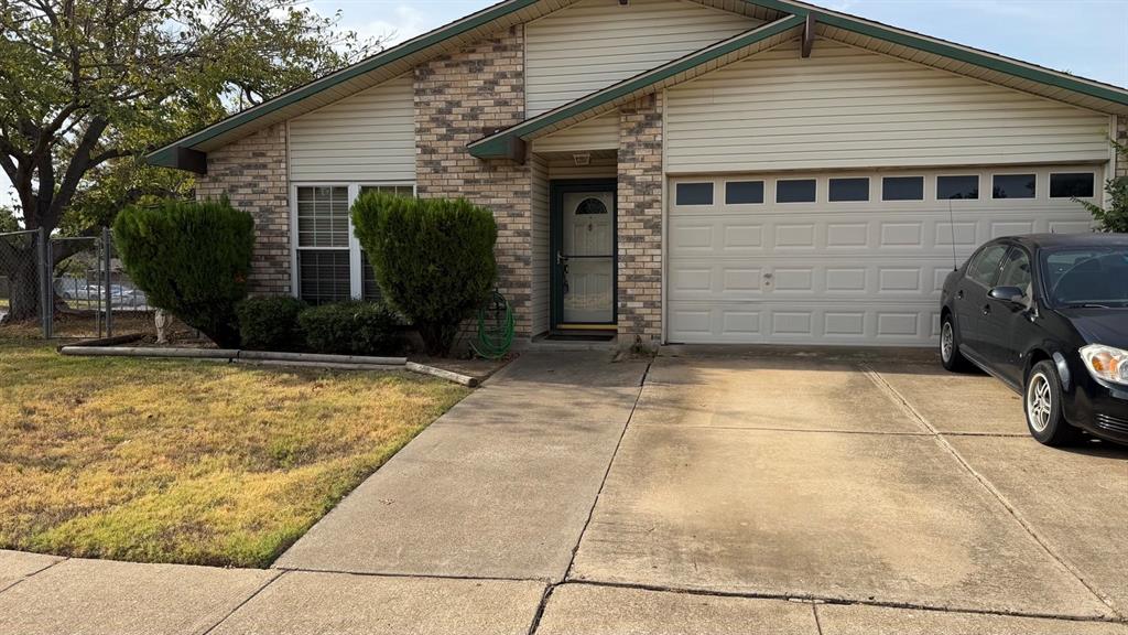 3832 Mulberry Ln, Bedford, TX 76021