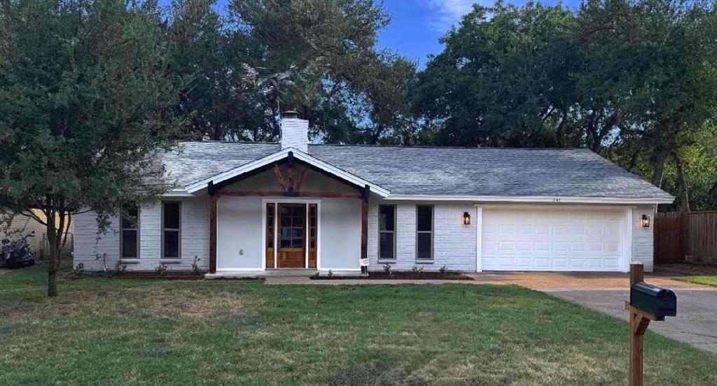 1141 Henson Dr, Hurst, TX 76053