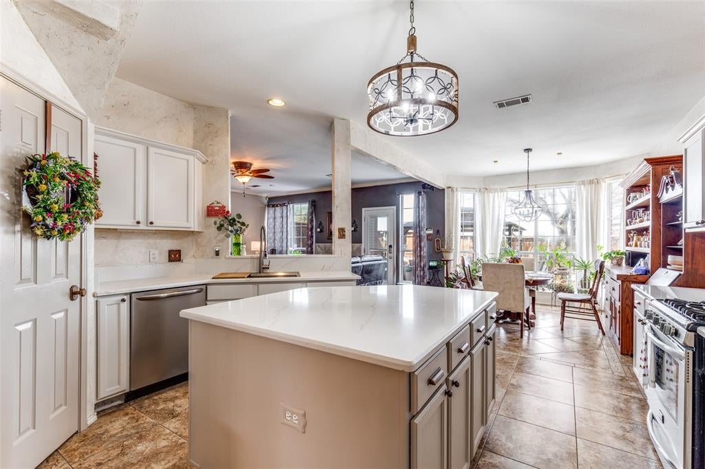 3932 Harrison Ct, Carrollton, TX 75010 photo