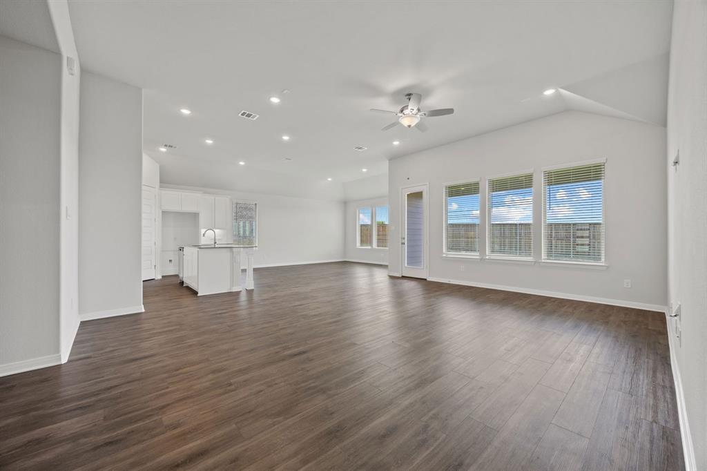 1502 Red Clover Ave, Van Alstyne, TX 75495 photo