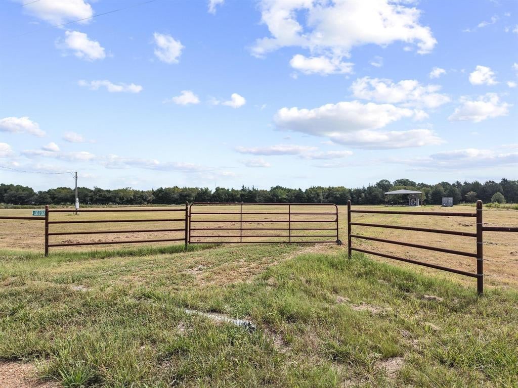 1362 County Road 2850, Honey Grove, TX 75446 photo