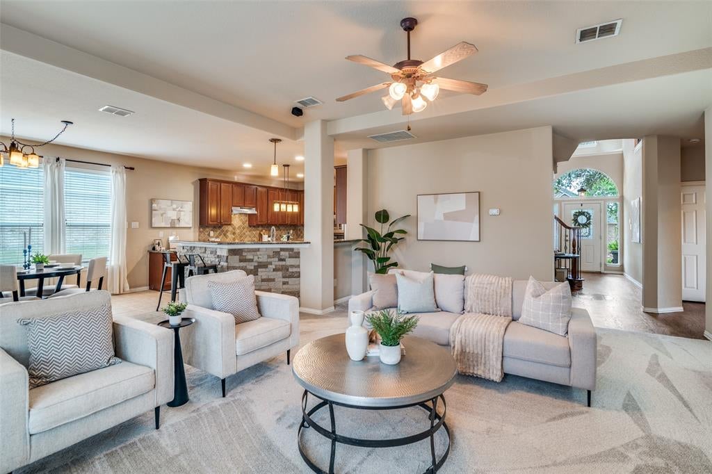 1318 Coastal Dr, Garland, TX 75043 photo