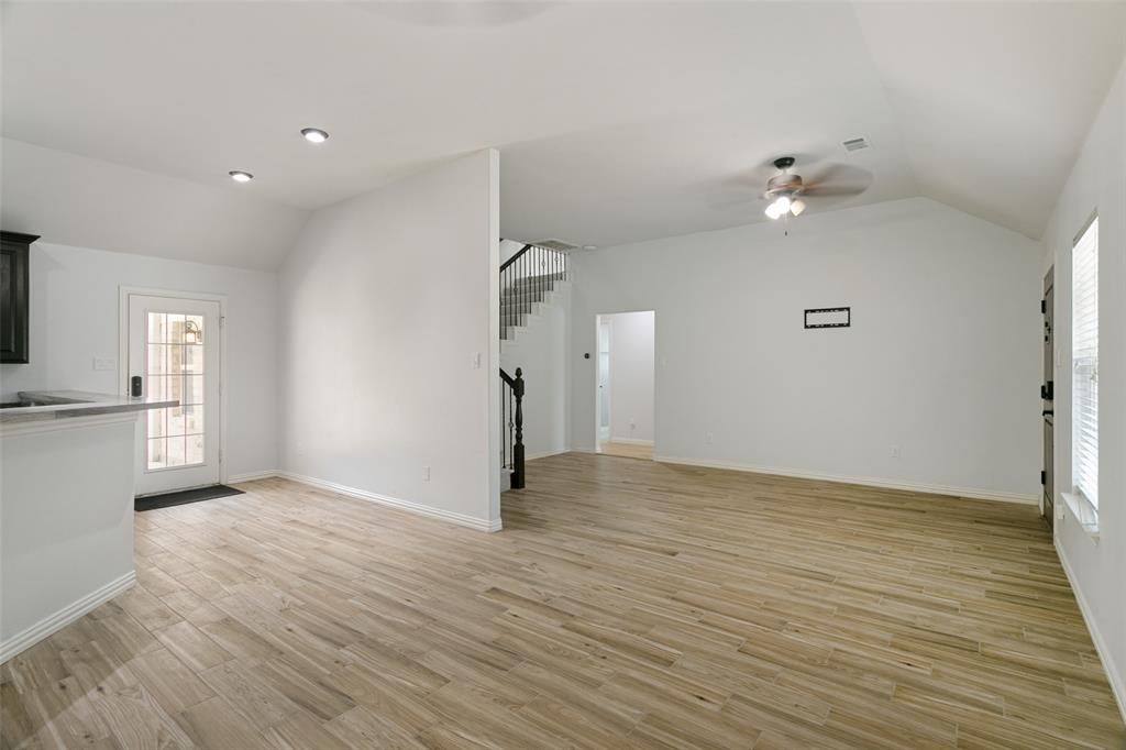 2124 Brentwood Ln, Carrollton, TX 75006 photo