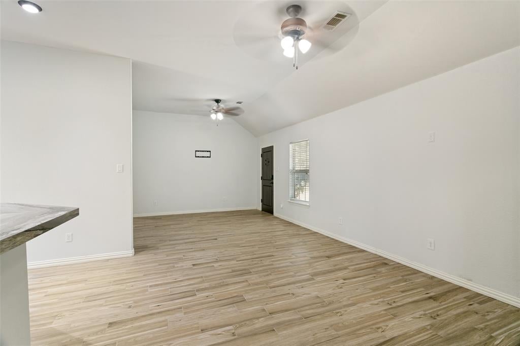 2124 Brentwood Ln, Carrollton, TX 75006 photo
