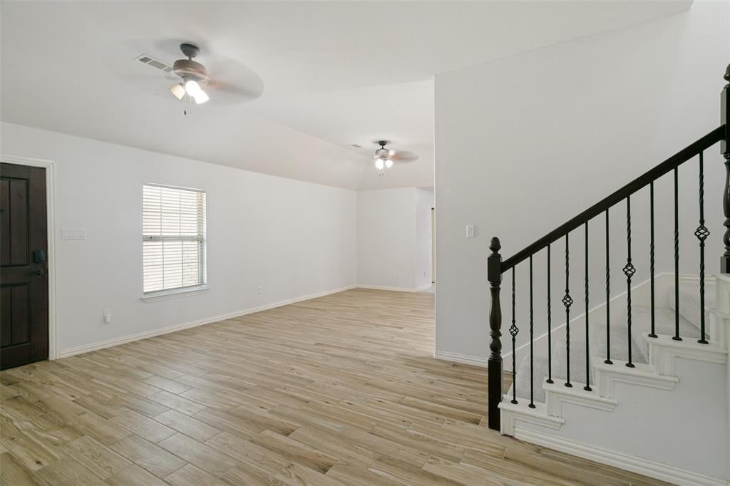 2124 Brentwood Ln, Carrollton, TX 75006 photo