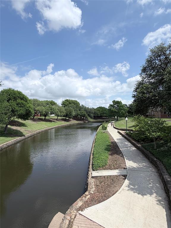 9352 Riverwalk Ln, Irving, TX 75063 photo