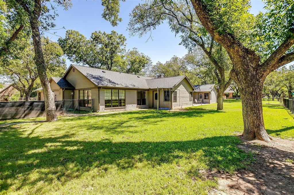 8621 Ravenswood Rd, Granbury, TX 76049 photo