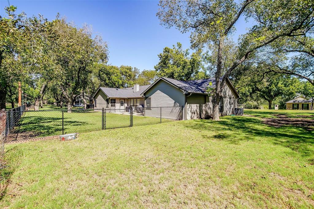 8621 Ravenswood Rd, Granbury, TX 76049 photo