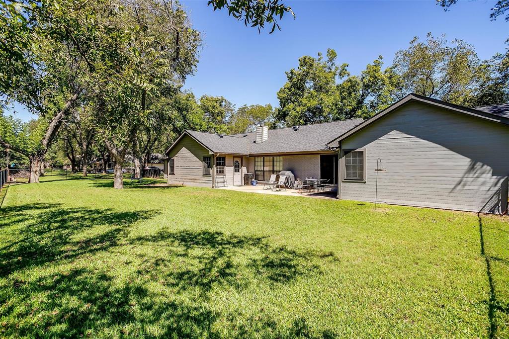 8621 Ravenswood Rd, Granbury, TX 76049 photo