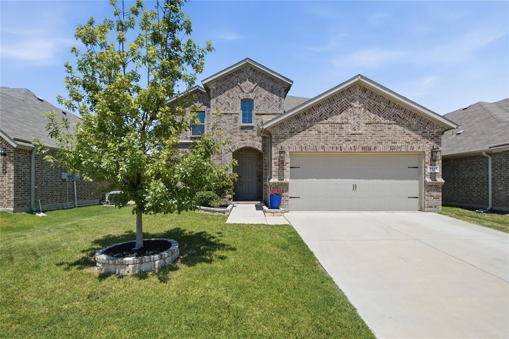 5616 Salt Spring Dr, Fort Worth, TX 76179