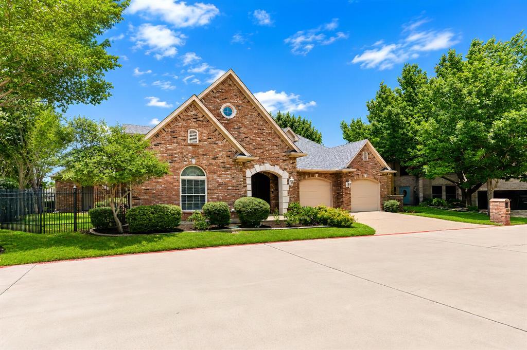 5974 River Bend Dr, Benbrook, TX 76132 photo