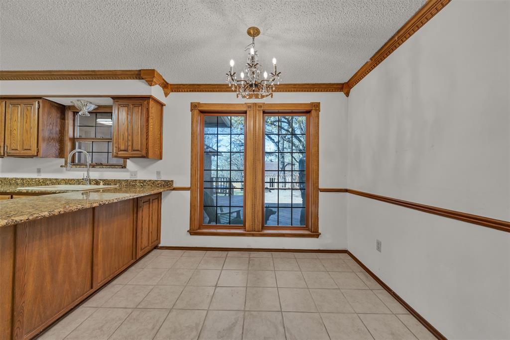 205 William Wallace Dr, Burleson, TX 76028 photo