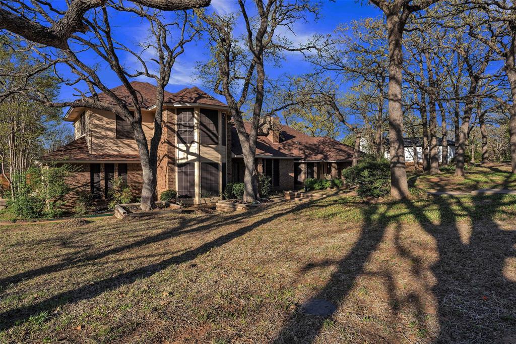 205 William Wallace Dr, Burleson, TX 76028 photo