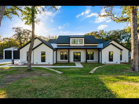 Single Family Residence in Azle TX 612 Glade Stream Court.jpg