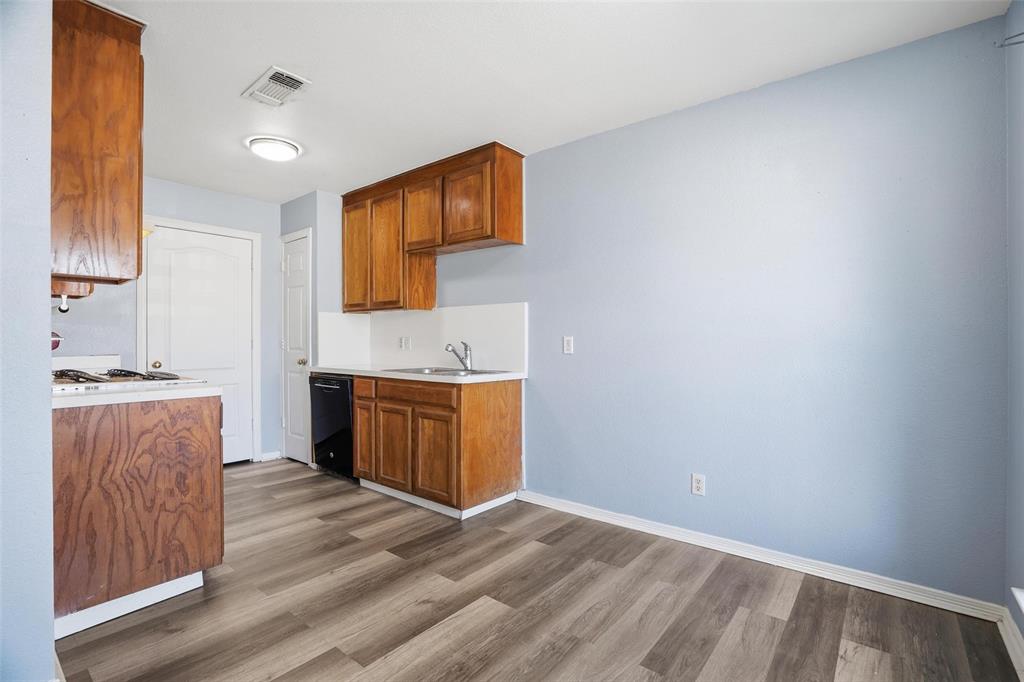 609 Race St, Crowley, TX 76036 photo