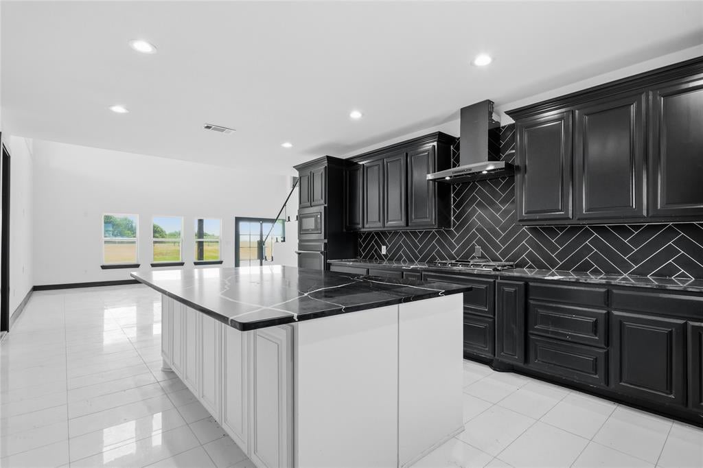 1614 County Road 1227, Cleburne, TX 76033 photo