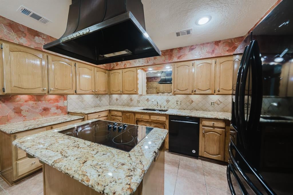 7500 Teakwood Ct, Fort Worth, TX 76112 photo