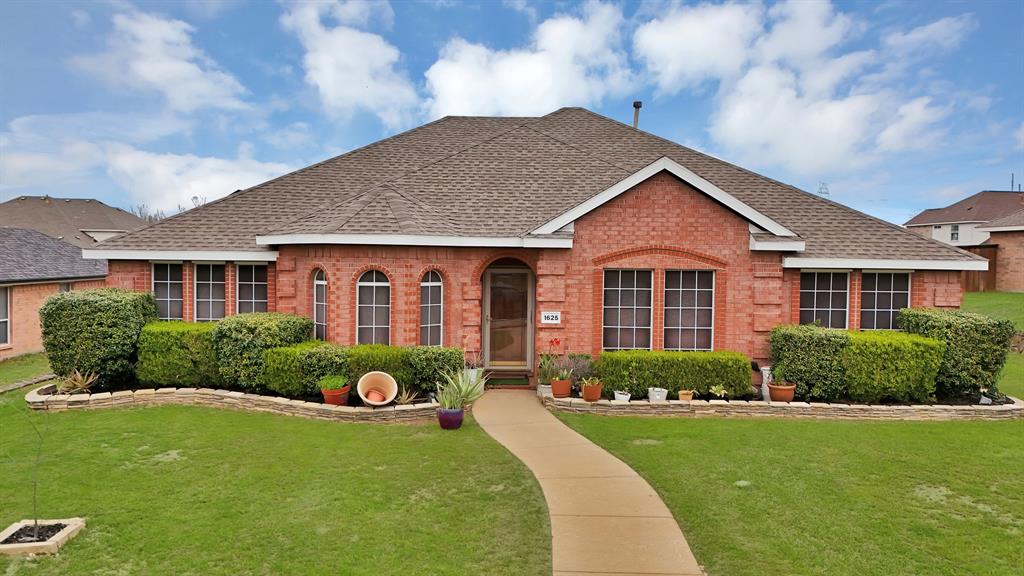 1625 Deer Creek Dr, Desoto, TX 75115