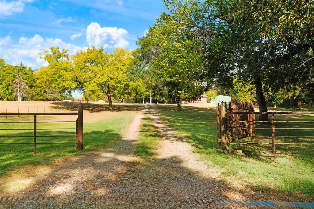 1965 County Road 44250, Powderly, TX 75473