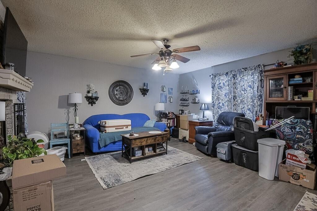 353 N Field St, Burleson, TX 76028 photo