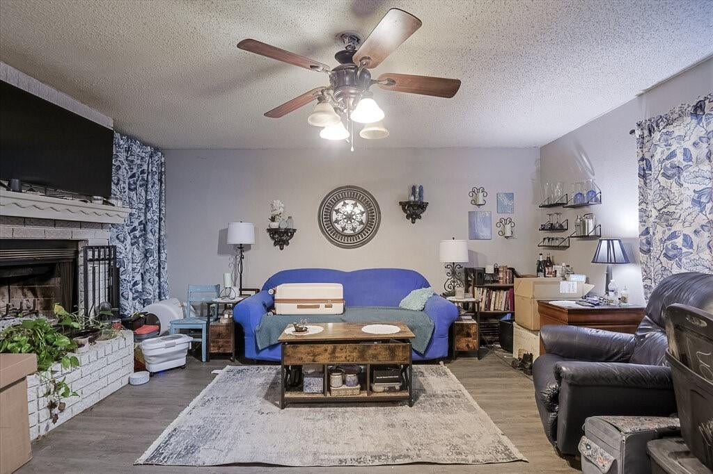 353 N Field St, Burleson, TX 76028 photo