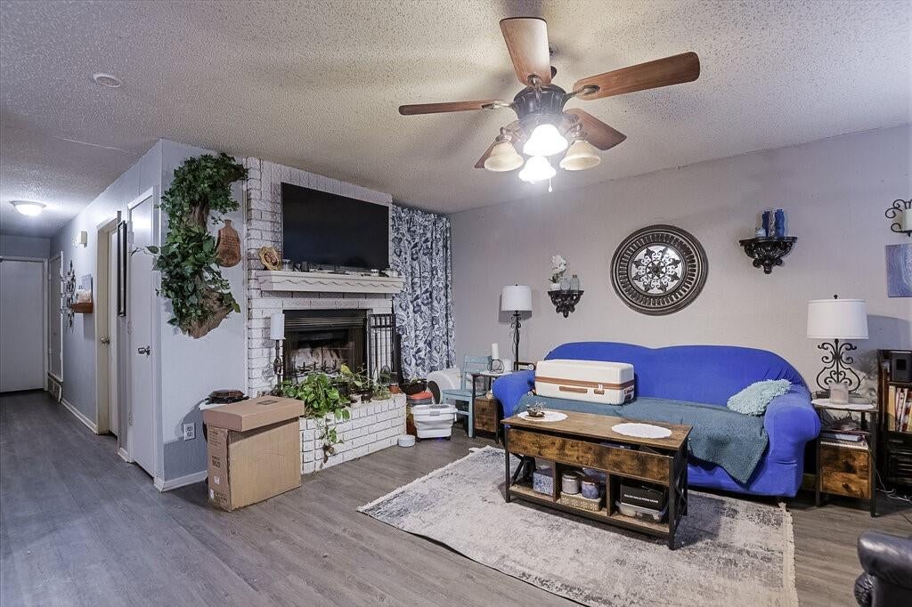353 N Field St, Burleson, TX 76028 photo
