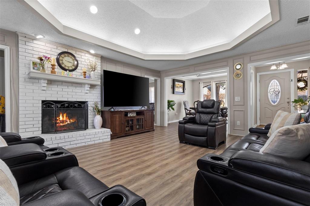 1507 Sugar Creek Dr, Carrollton, TX 75007 photo